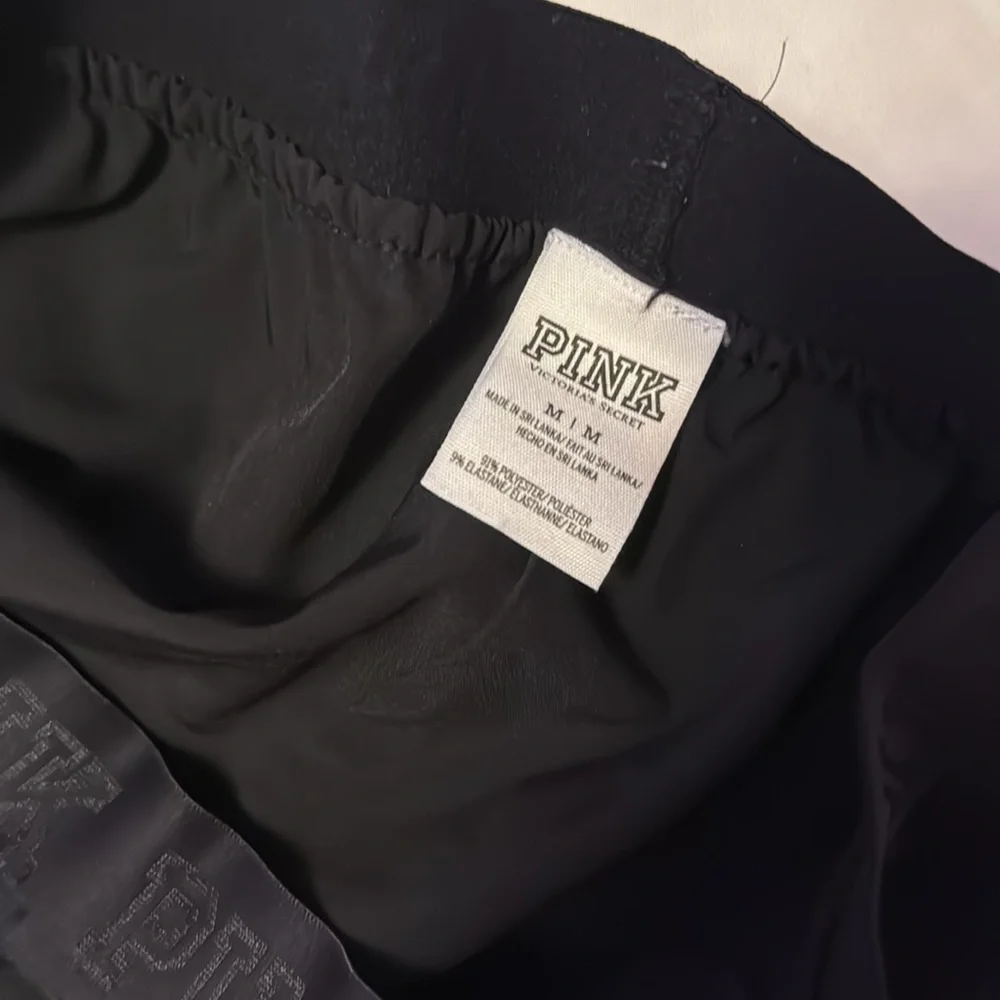 Victoria's Secret PINK Nylon Short Elastic Waistband LOGO Size Medium Black - Picture 5 of 5